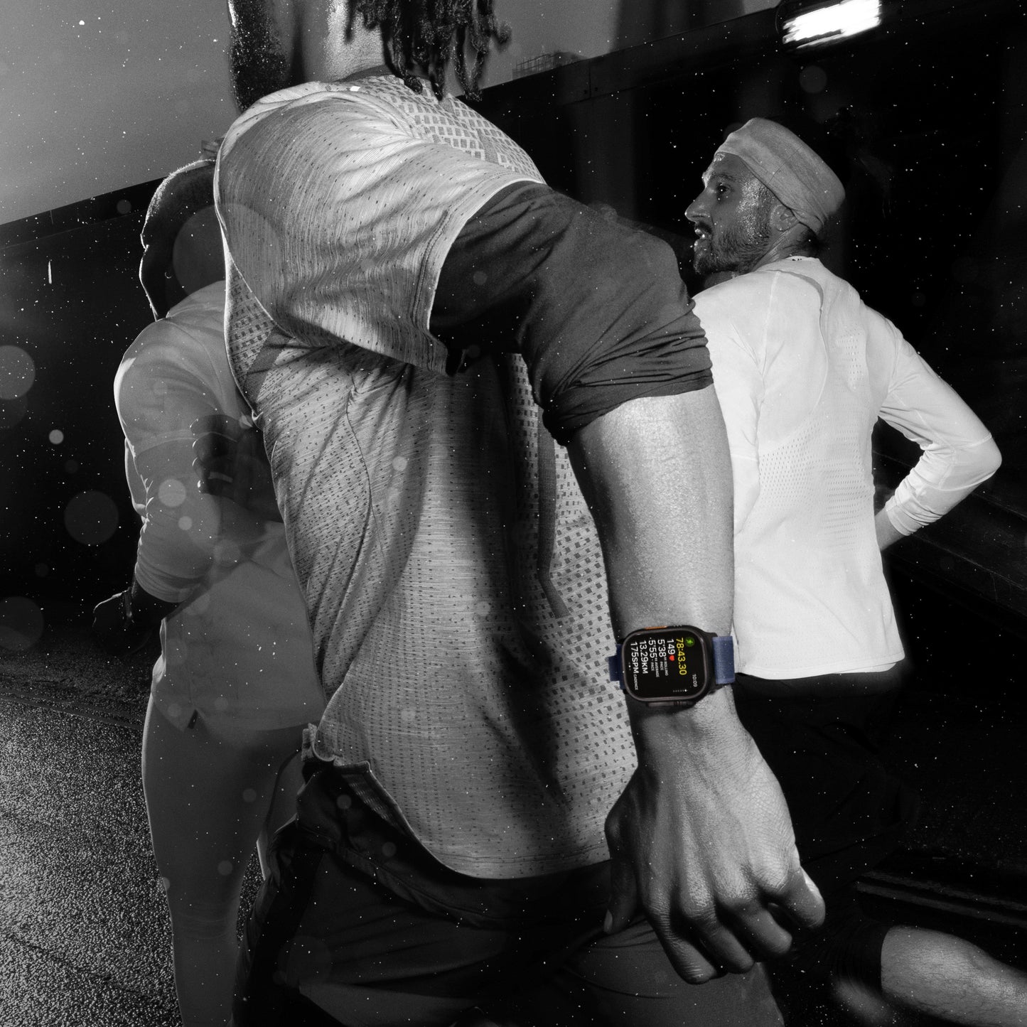 Apple Watch Ultra 2 GPS + Cellular 49mm Black Titanium Case with Black Titanium Milanese Loop